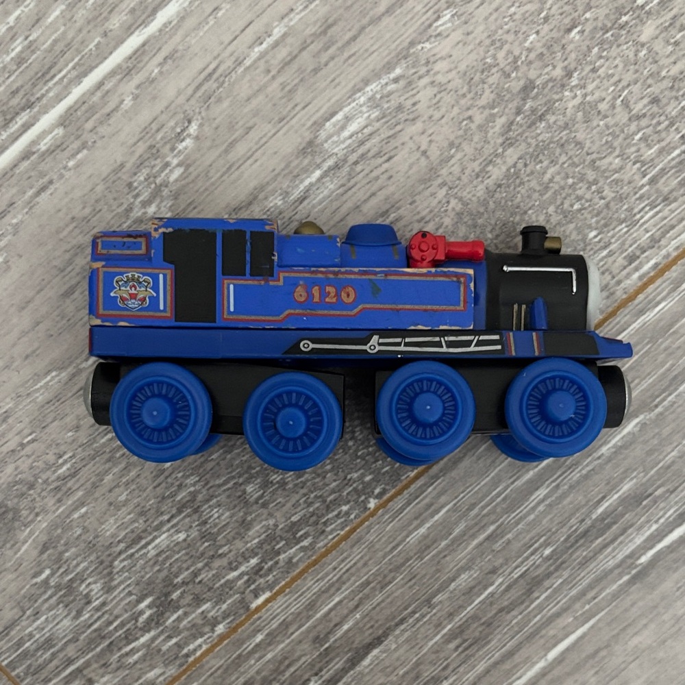Wooden Belle - Picture 7 of 8